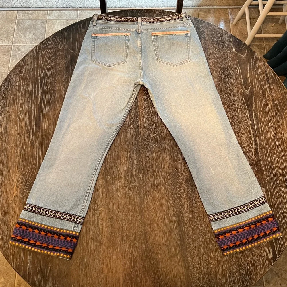 Vintage GUESS Light Wash Embroidered Distressed Women’s Jeans Sz 32 Made In USA - Picture 3 of 15